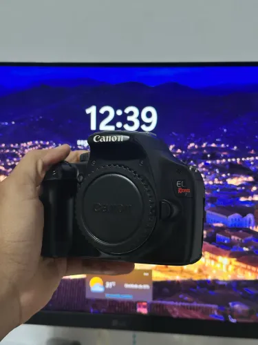 Canon T3 - COM DEFEITO