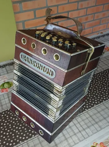 Bandoneon original Alemanha pre guerra chapas de zinco