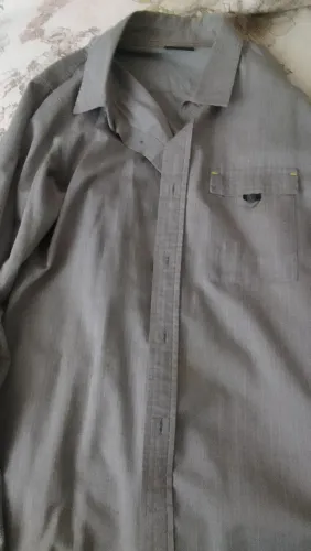 Vendo as 5 camisas em perfeitas condições M e G