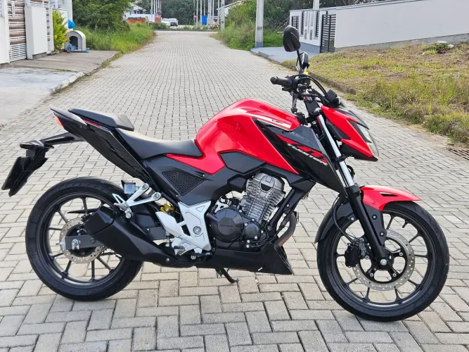 VENDO: HONDA CB 300F TWISTER ABS (2024/2024) 