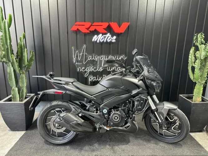 BAJAJ DOMINAR D400 2025