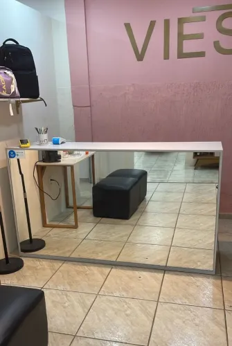 Balcão espelhado em MDF