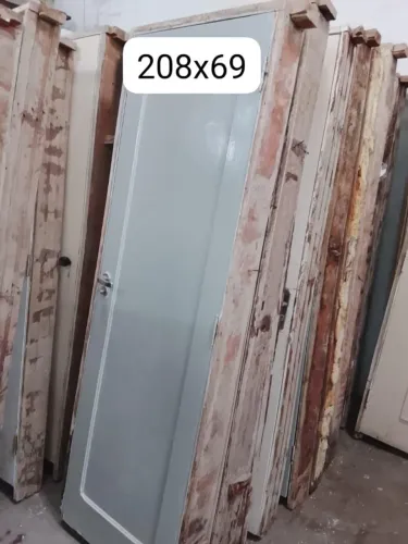 Porta de Madeira Completa (com Batente e Maçaneta) - 208x69