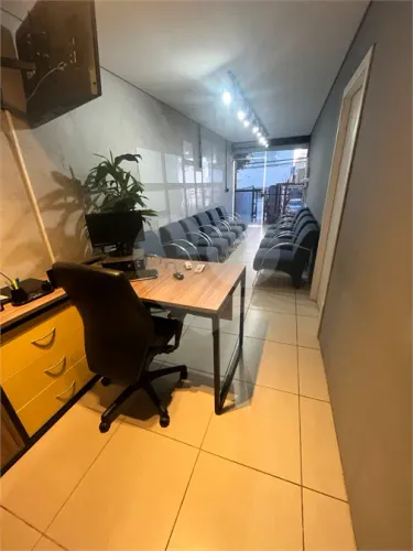 Sobrado com 8 quartos para locação em Santana - SP