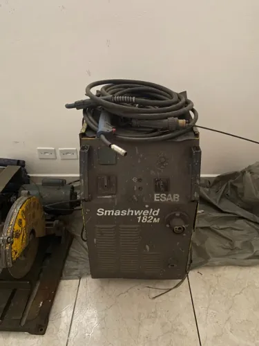 Máquina de Solda MIG ESAB Smashweld 182M - No Estado (Oportunidade)