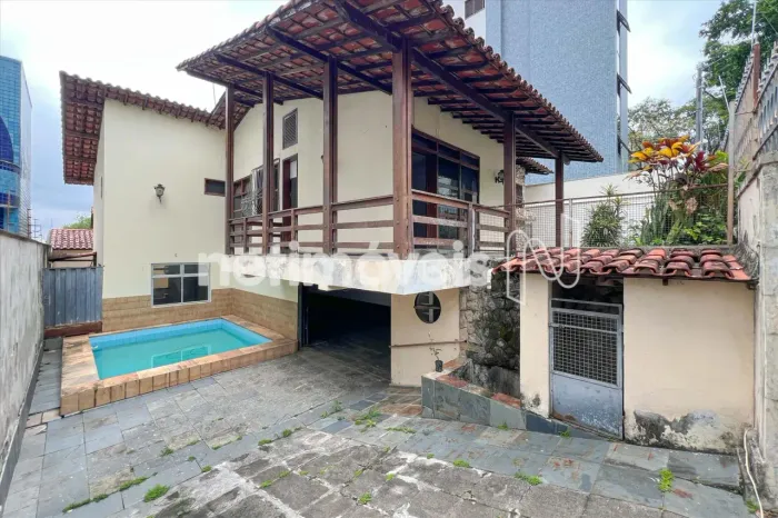 Casa Ampla à Venda no Bairro Ouro Preto 5 Quartos | Lote 360m²; | Piscina | Edícula
