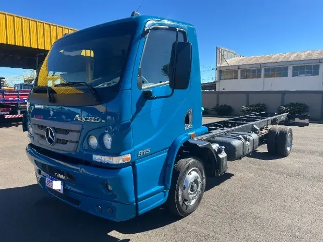 Mercedes Benz Accelo 815 Baixo KM 2015