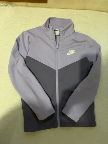 Blusa NIKE - Tamanho P infantil 