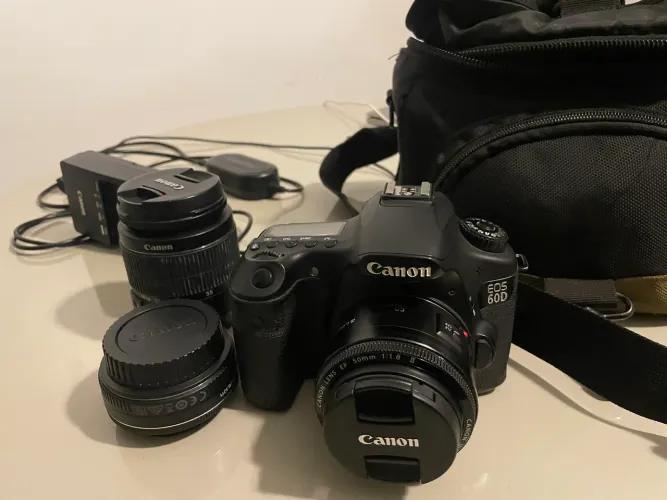 Kit Canon EOS 60D + 3 Lentes 18-55 / 50mm / 24mm + Bolsa parcelo no cartão
