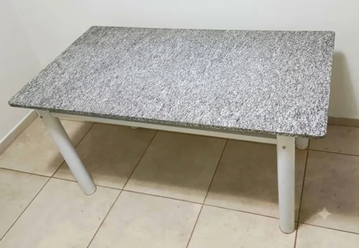 Mesa de Granito 150x80cm - Base de Metal Resistente (Sem Cadeiras)