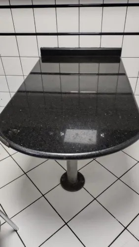 Bancada de mesa em granito