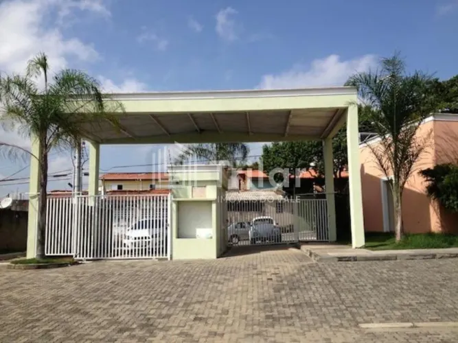 Sobrado em condomínio na zona leste de SJCampos de 2 dormitórios e 1 vaga
