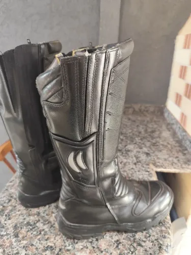 Bota motociclista