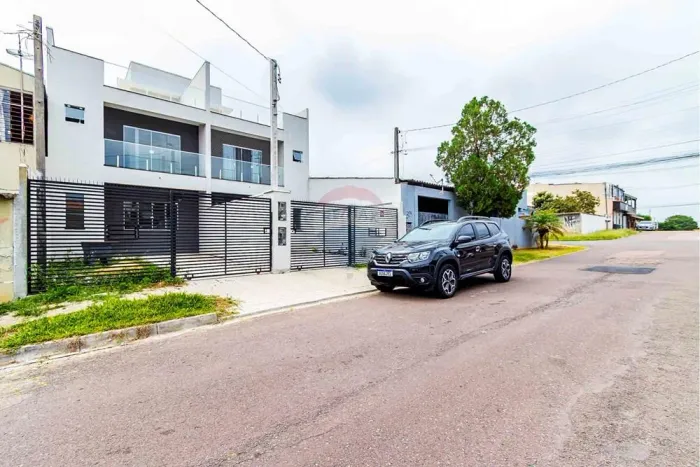 Sobrado Triplex 3 quartos com terraço. Bairro Sítio Cercado, Curitiba - Paraná.