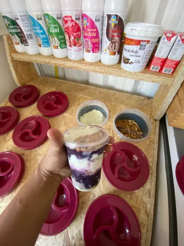 Expositor açaí acompanhamento