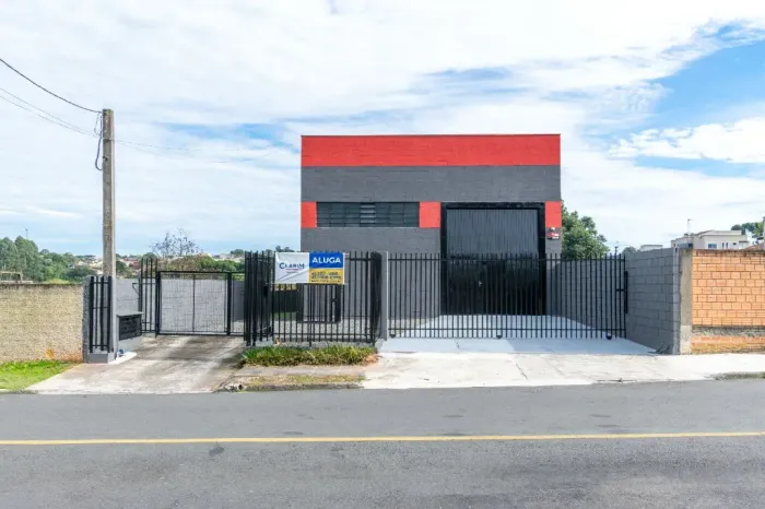 Barracão em Campo Largo com 251m² Próximo à Igreja Aparecida