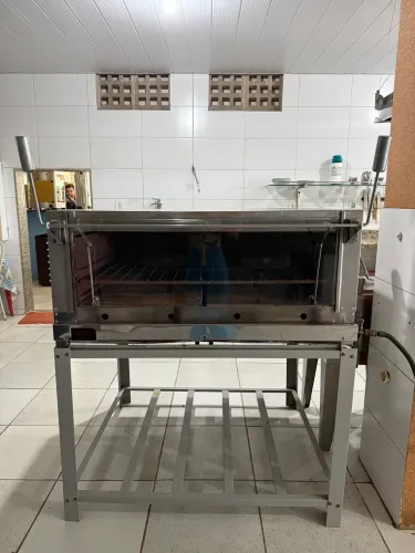 Forno industrial em inox de grande porte