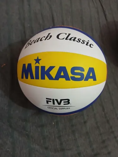 Bolas de Vôlei de praia, Beach classic semi novas 150,00 a unidade