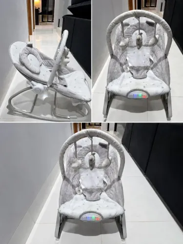 Cadeirinha infantil de atividade e balanço