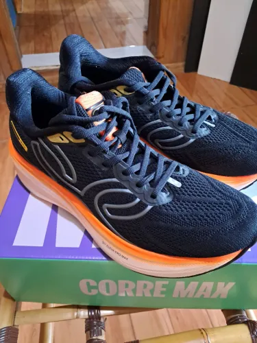 Tênis Olympikus Corre Max - Preto+Laranja