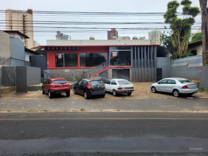 Casa comercial para locação no bairro Osvaldo Rezende