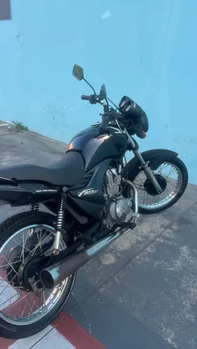150 titan , 2011 documentada ! Perfeita para o dia a dia !