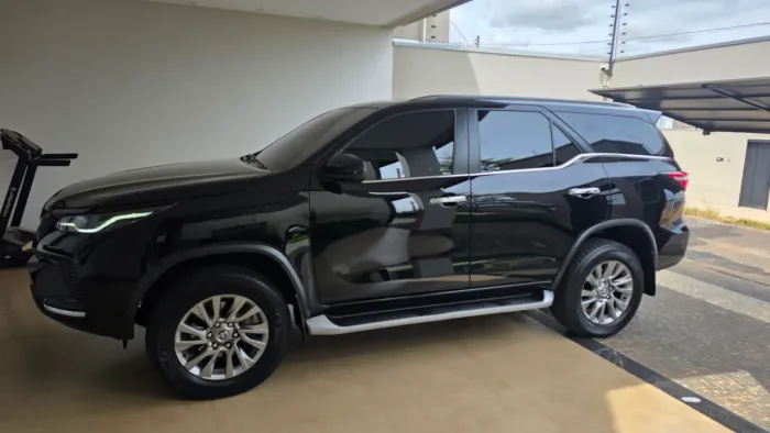 Toyota Hilux SW4 SRX 4X4 2.8 TDI 16V Dies. Aut. 2023