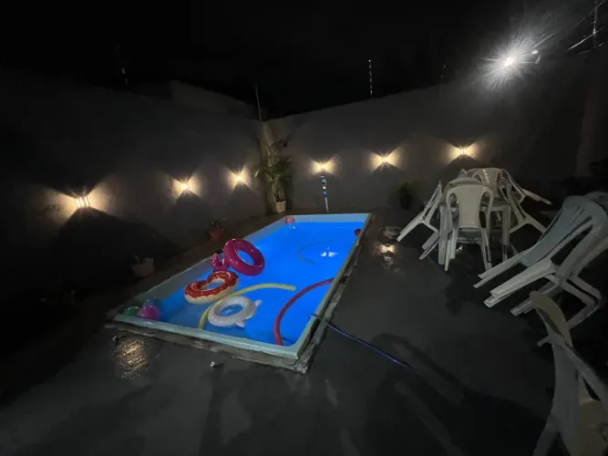 Área de lazer com piscina
