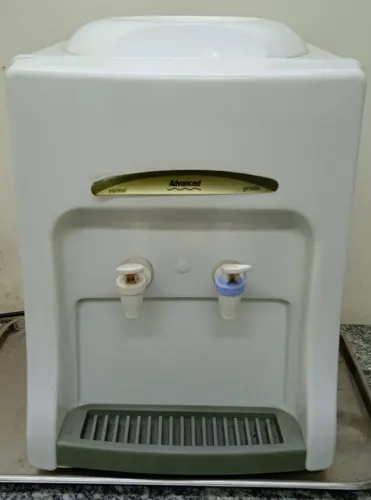 Bebedouro de Mesa refrigerado Advanced água de garrafão gelada