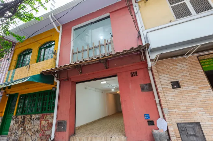 Casa comercial na Rua Bandeira Paulista, 189 100 m²