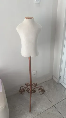 Manequim corpo solto infantil 6 anos.