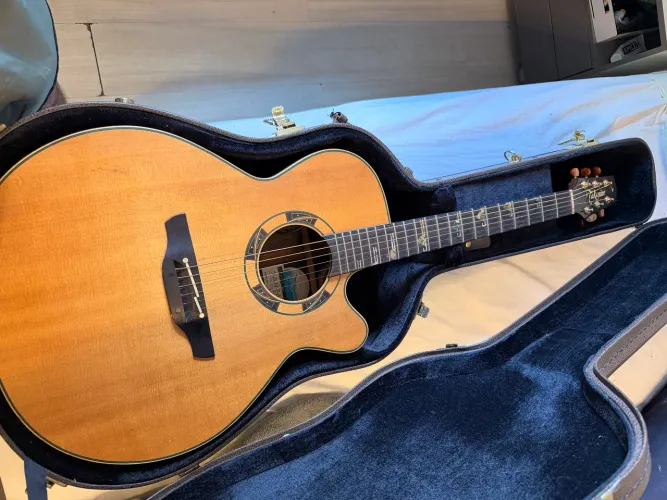 Vendo violão takamine santa fé TSF48c