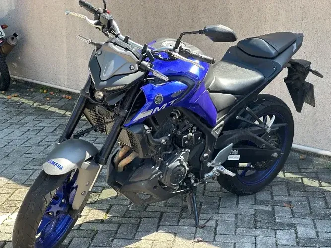 Vendo moto Yamaha MT03 2020/2021