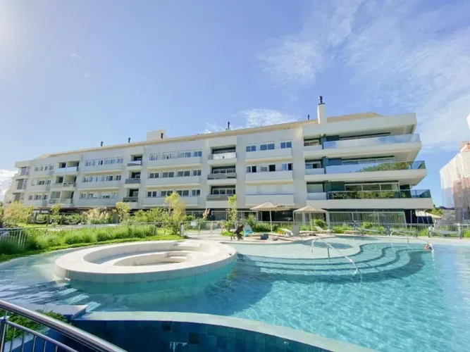 Apartamento para aluguel com 102 metros quadrados com 2 quartos