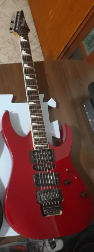 Guitarra Ibanez modificada