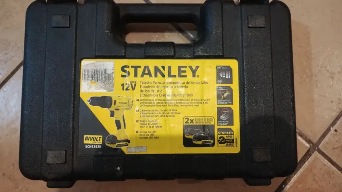 Parafusadeira e furadeira impacto Stanley