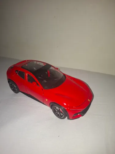 Vendo miniatura da Ferrari Puro Sangue !