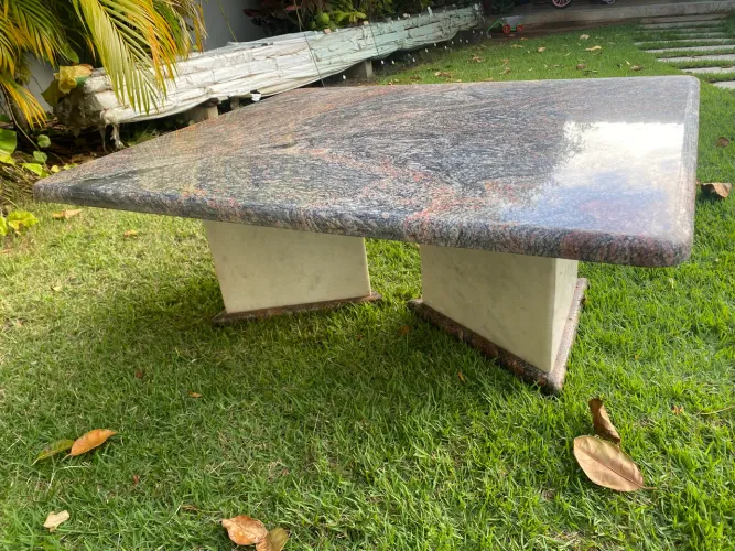 Mesa de centro de granito