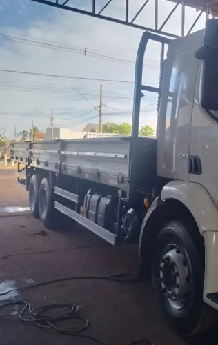 Carroceria caminhão truck