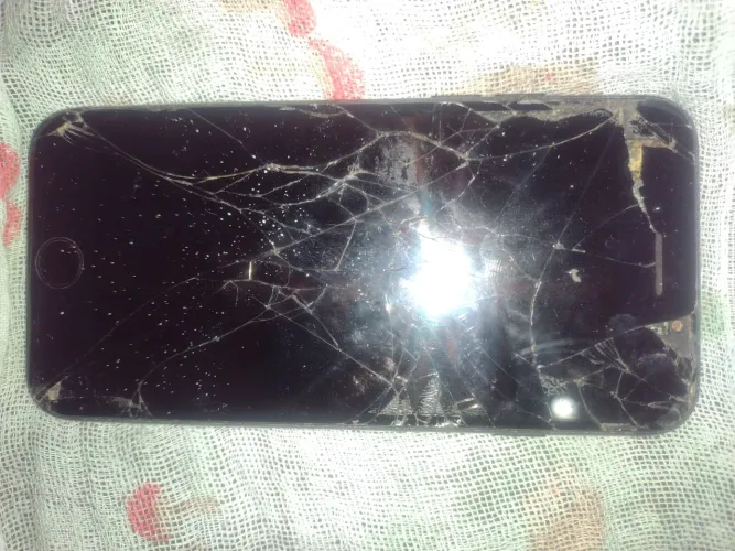 iPhone 7 preto com defeito