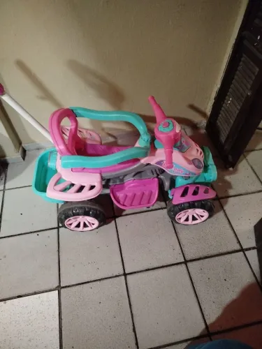 Carrinho de criança.
