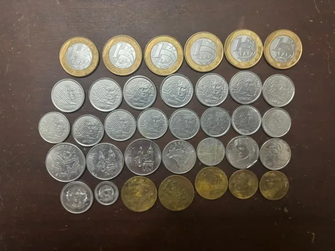 Lote Moedas antigas anos 40 a 2019