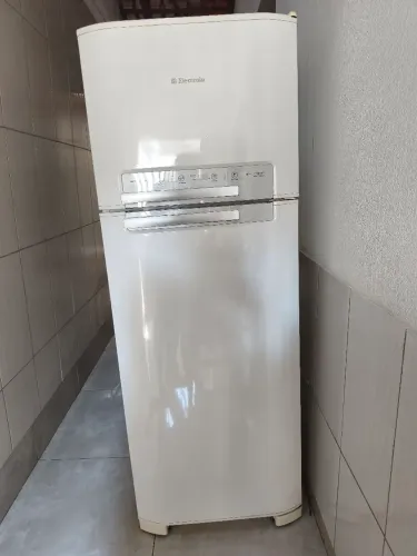 Geladeira Eletroluz 440 L
