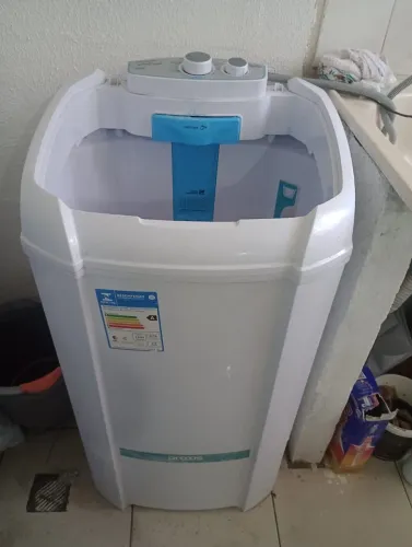 Vendo um tanquinho de lavar roupa