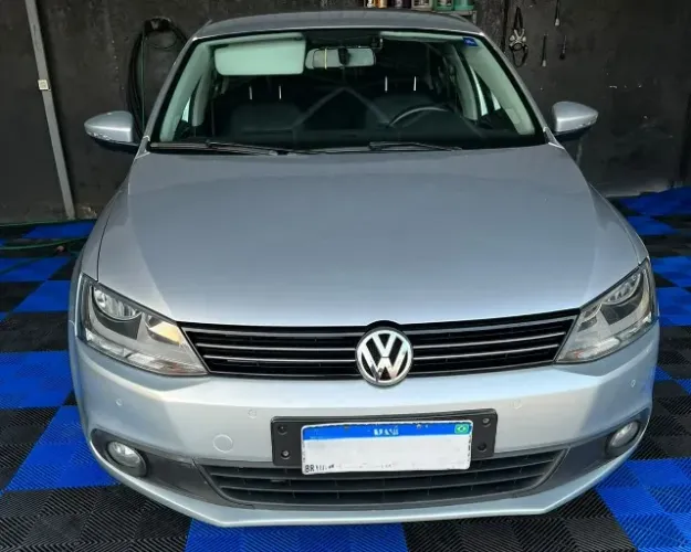 Volkswagen Jetta Comfortline 2.0 T.flex 8V 4P Tipt. 2014