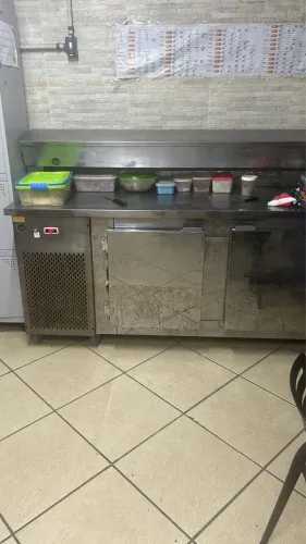 Vende-se Balcão de serviço completo