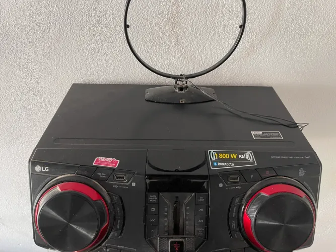 Som LG 1800W RMS Bluetooth + 2 Caixas - Potente