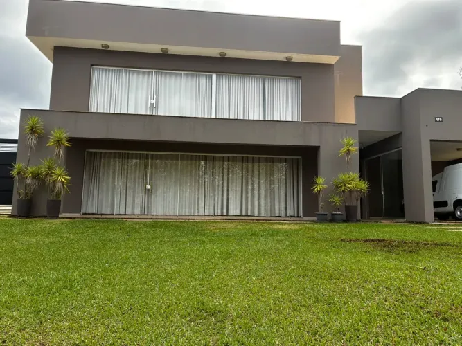 Aluguel casa Alto padrão, condominio fechado.
