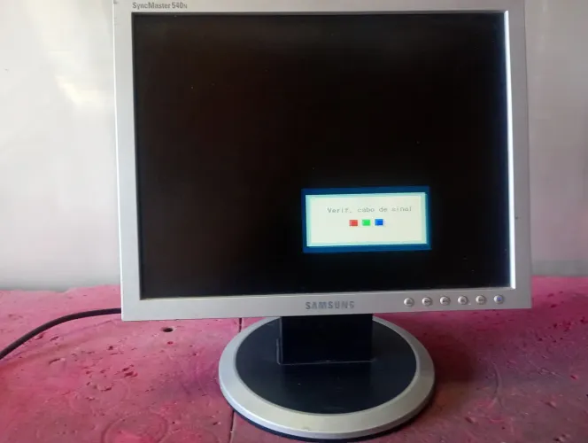monitor Samsung 15 polegadas funcionando perfeitamente sem riscos  