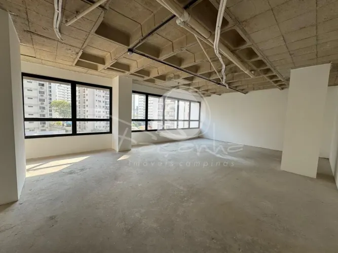 Sala comercial para venda no Cambuí em Campinas - Living ampla